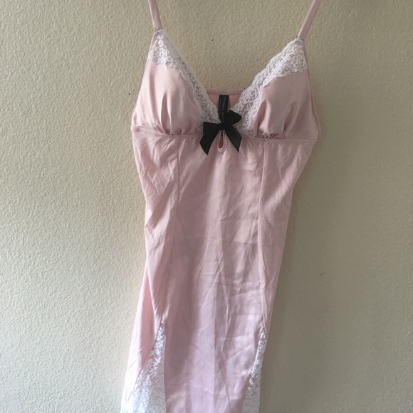 Victoria’s Secret baby pink nightie - Picture 10 of 11